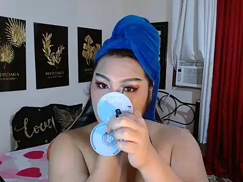 Snapshot of TSbrianaHugeCock chatting on November 2025 08:13:01 AM TSbrianaHugeCock online show from November 2025 08:13:01 AM