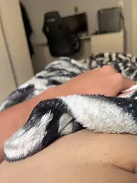 Snapshot of Novinho16cmz chatting on November 2025 03:56:02 PM Novinho16cmz online show from November 2025 03:56:02 PM