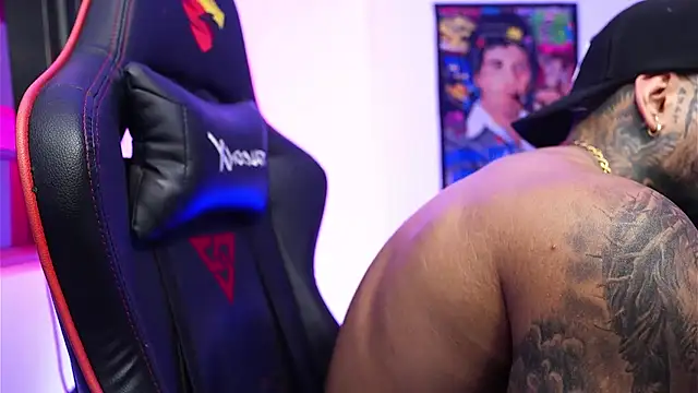 logan hugh8 online show from December 2025 01:10:01 AM