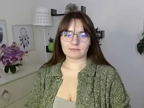 Julie Diamond online show from October 2025 12:36:01 PM