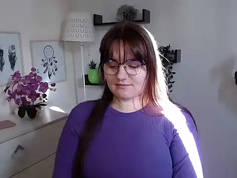 Julie Diamond online show from October 2025 12:37:01 PM