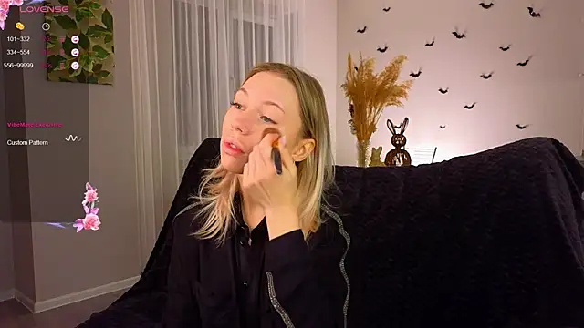 NyxaThorn online show from November 2025 04:30:02 PM