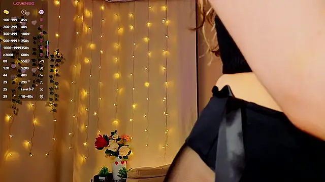 Snapshot of Tender_beauty chatting on April 2026 06:16:01 PM Tender beauty online show from April 2026 06:16:01 PM
