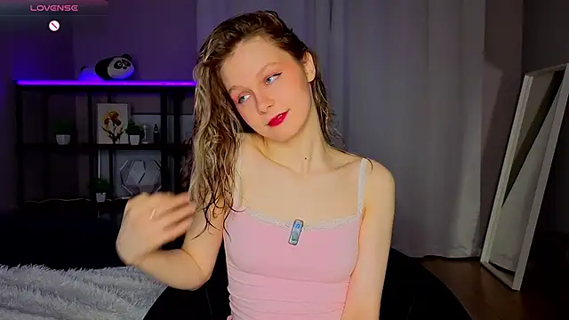 Snapshot of Tender_beauty chatting on April 2026 04:06:02 PM Tender beauty online show from April 2026 04:06:02 PM