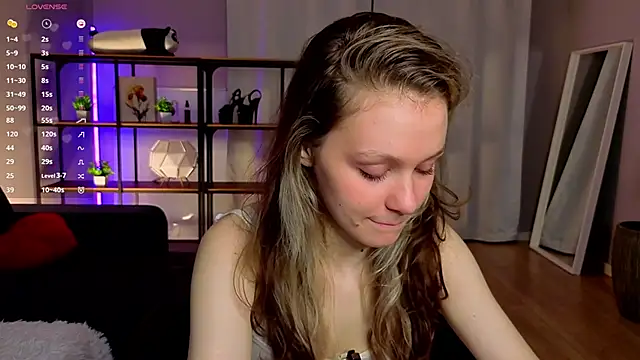 Snapshot of Tender_beauty chatting on April 2026 05:54:01 PM Tender beauty online show from April 2026 05:54:01 PM