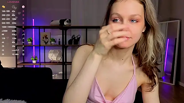 Snapshot of Tender_beauty chatting on April 2026 07:19:01 PM Tender beauty online show from April 2026 07:19:01 PM