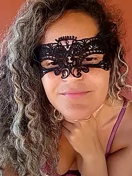 RaphinhaSanches online show from December 2025 11:52:02 AM