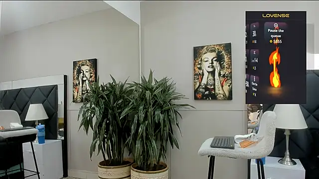 Snapshot of emilio_brandon chatting on November 2025 10:59:01 AM emilio brandon online show from November 2025 10:59:01 AM