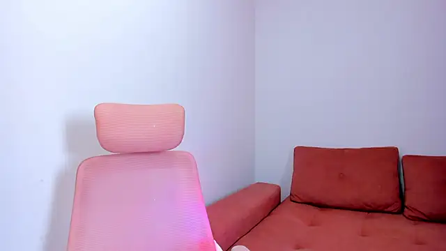 Snapshot of Emiss_Jones chatting on March 2026 01:32:02 AM Emiss Jones online show from March 2026 01:32:02 AM