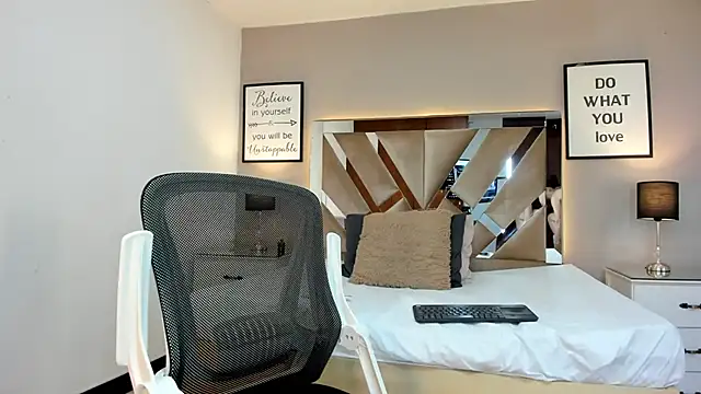 Snapshot of cellestehot chatting on October 2025 01:44:02 PM cellestehot online show from October 2025 01:44:02 PM