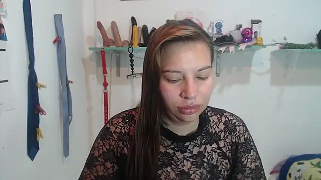 Snapshot of cloequeen15 chatting on September 2025 10:17:01 AM cloequeen15 online show from September 2025 10:17:01 AM