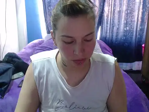 Snapshot of cloequeen15 chatting on September 2025 09:53:01 PM cloequeen15 online show from September 2025 09:53:01 PM