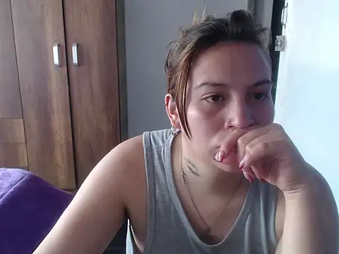 Snapshot of cloequeen15 chatting on October 2025 03:41:01 PM cloequeen15 online show from October 2025 03:41:01 PM