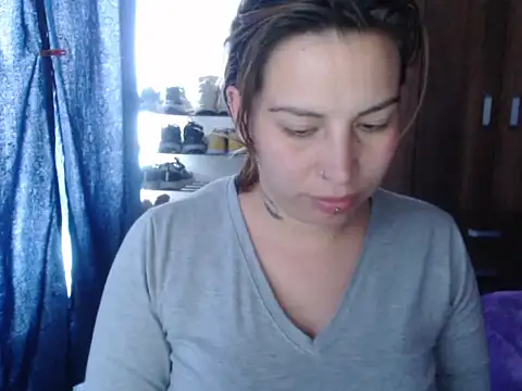 Snapshot of cloequeen15 chatting on November 2025 08:21:02 PM cloequeen15 online show from November 2025 08:21:02 PM