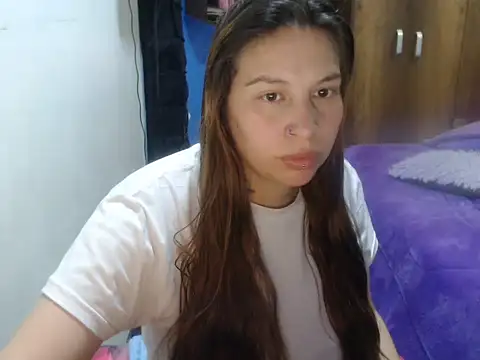 cloequeen15 online show from March 2026 10:47:01 PM