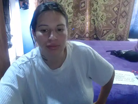 Snapshot of cloequeen15 chatting on May 2026 03:29:02 PM cloequeen15 online show from May 2026 03:29:02 PM