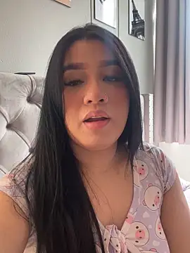 Aliciawhitee online show from November 2025 06:01:01 PM