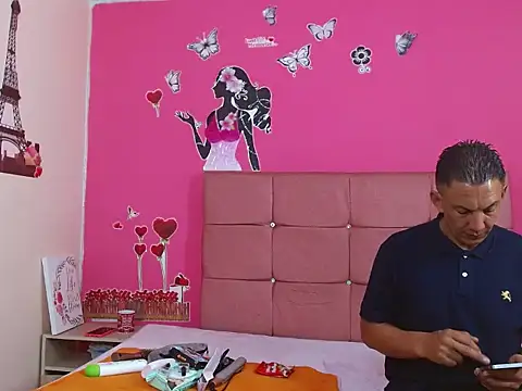 mollyandsam303av online show from November 2025 04:04:01 AM