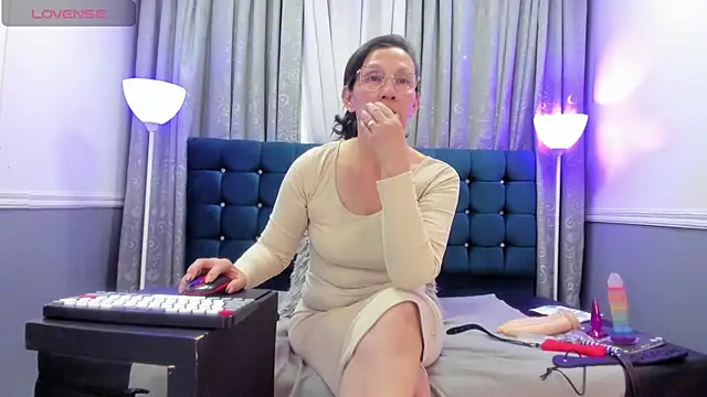 Oriana Jhonson online show from June 2026 12:26:02 AM