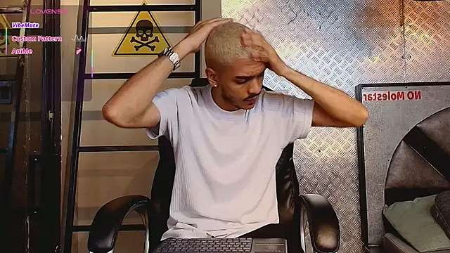 Snapshot of MarcusRain_ chatting on October 2025 03:37:02 AM MarcusRain online show from October 2025 03:37:02 AM