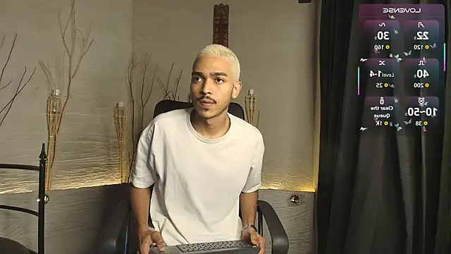 Snapshot of MarcusRain_ chatting on October 2025 08:20:01 PM MarcusRain online show from October 2025 08:20:01 PM