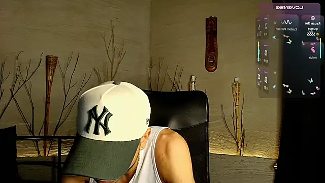 Snapshot of MarcusRain_ chatting on October 2025 07:43:01 PM MarcusRain online show from October 2025 07:43:01 PM