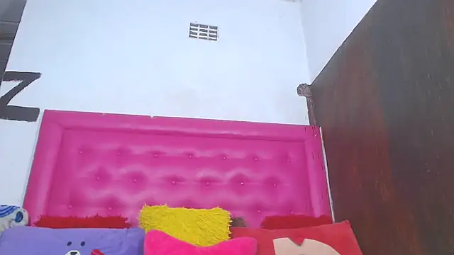 LoloQueen5 online show from April 2026 01:07:01 AM