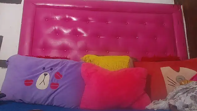 LoloQueen5 online show from May 2026 08:09:02 AM