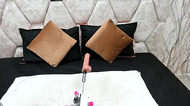 EXOTIC EBONY  online show from October 2025 12:46:01 PM