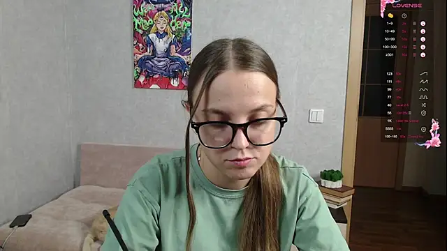 Snapshot of Violetwin chatting on September 2025 06:11:02 PM Violetwin online show from September 2025 06:11:02 PM