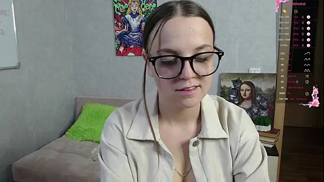 Snapshot of Violetwin chatting on September 2025 06:46:02 PM Violetwin online show from September 2025 06:46:02 PM