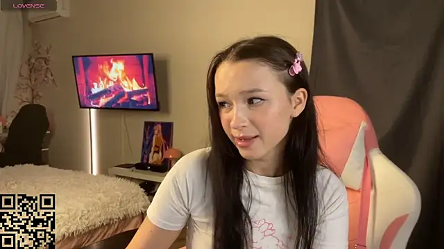 EllaSimonss online show from September 2025 09:05:01 PM