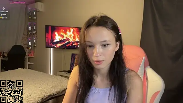 EllaSimonss online show from September 2025 09:16:01 PM