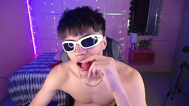 Justin gray  online show from October 2025 09:14:02 PM