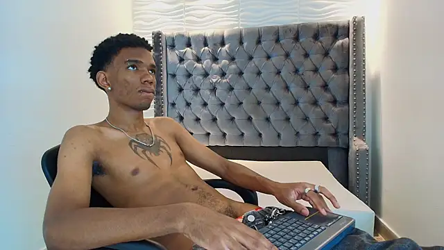 nero reyd online show from June 2026 07:13:02 PM