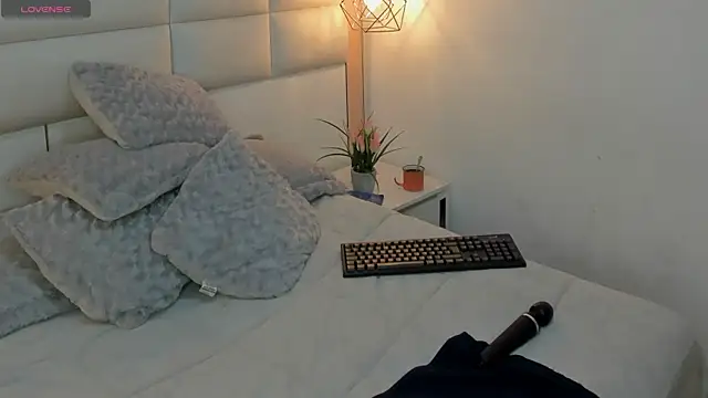 Salome Smitth 1 online show from February 2026 09:05:02 PM