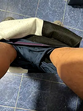 Snapshot of maialexte chatting on December 2025 04:39:02 AM maialexte online show from December 2025 04:39:02 AM