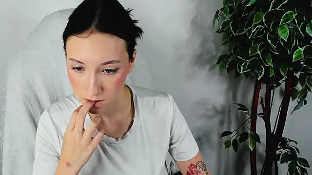 EileenMoores online show from September 2025 11:43:01 AM