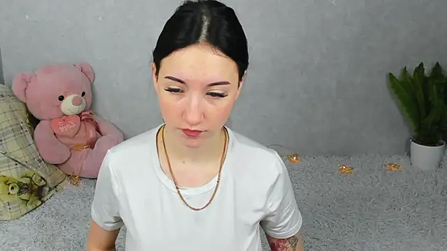 EileenMoores online show from November 2025 02:46:02 AM