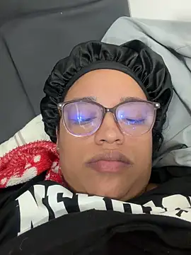 Snapshot of angels_evil chatting on December 2025 12:54:01 PM angels evil online show from December 2025 12:54:01 PM