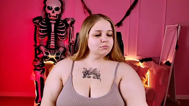 Snapshot of SladaDell chatting on October 2025 05:10:02 AM SladaDell online show from October 2025 05:10:02 AM