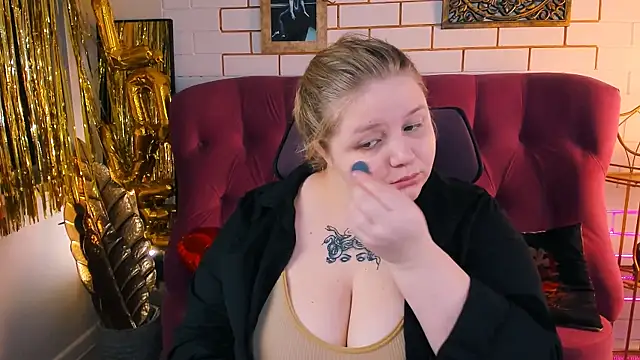 Snapshot of SladaDell chatting on February 2026 09:21:02 AM SladaDell online show from February 2026 09:21:02 AM