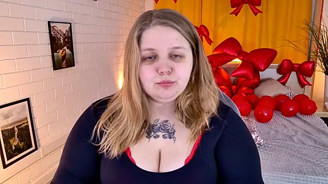 Snapshot of SladaDell chatting on February 2026 09:10:02 AM SladaDell online show from February 2026 09:10:02 AM