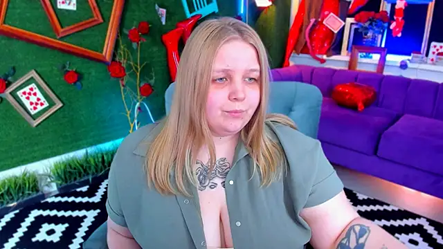 Snapshot of SladaDell chatting on February 2026 02:37:02 PM SladaDell online show from February 2026 02:37:02 PM