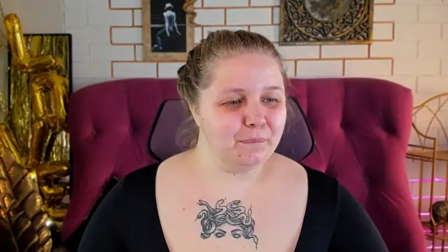 Snapshot of SladaDell chatting on March 2026 08:22:02 AM SladaDell online show from March 2026 08:22:02 AM