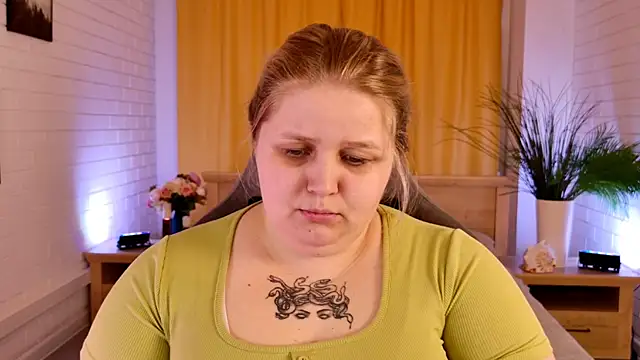 Snapshot of SladaDell chatting on March 2026 01:15:01 PM SladaDell online show from March 2026 01:15:01 PM