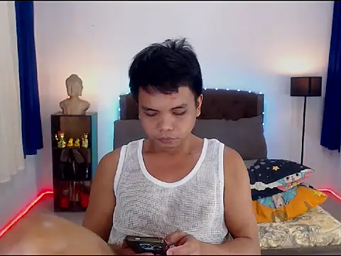 Snapshot of XExtraServiceManX chatting on October 2025 04:07:02 PM XExtraServiceManX online show from October 2025 04:07:02 PM