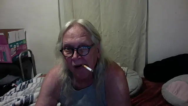 Snapshot of OldLadySara chatting on May 2026 12:37:01 AM OldLadySara online show from May 2026 12:37:01 AM