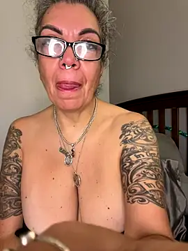 dieseldame1313 online show from October 2025 10:26:02 AM