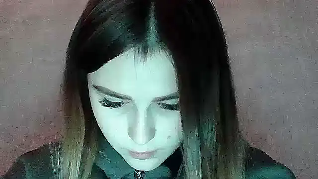 SweetLoraa online show from November 2025 01:44:01 PM